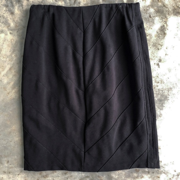 White House Black Market Instantly Slimming Skirt - Picture 2 of 3
